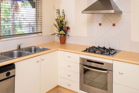 The Lakes Cairns Resort - Dalby Accommodation 1