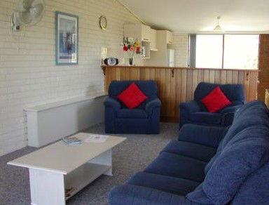 Penguin Mews - Dalby Accommodation 0