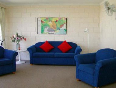 Penguin Mews - Dalby Accommodation 1