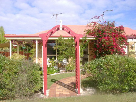 Angels Beach Lodge - Dalby Accommodation 0
