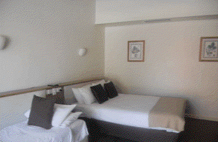 Burkes Hotel Motel - Dalby Accommodation 0