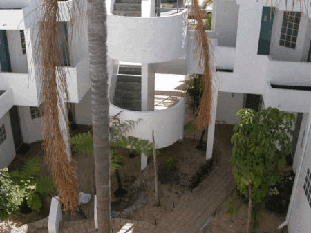 Cambridge Atrium - Dalby Accommodation 4