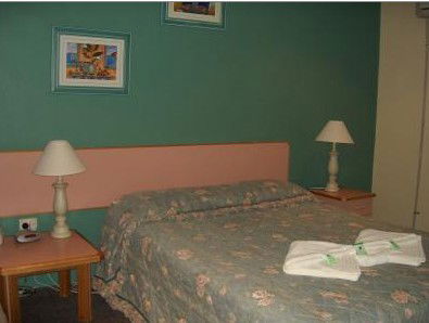 Almond Inn Motel - Dalby Accommodation 4