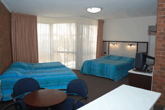 Lakes Central Hotel - Dalby Accommodation 1