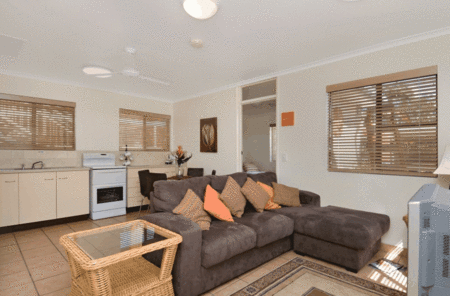 Cayman Quays - Dalby Accommodation 5