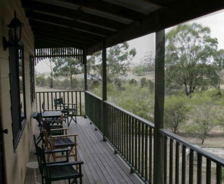 Glen Ayr Cottages - Dalby Accommodation 2