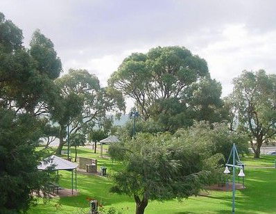 Beachside Apartment Hotel - Dalby Accommodation 1