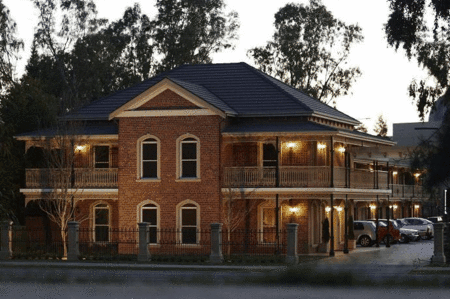 Carlyle Suites  Apartments - Dalby Accommodation
