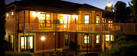 Clare Country Club - Dalby Accommodation 0