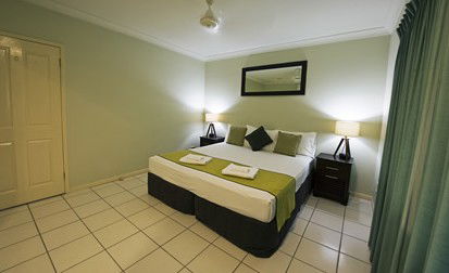 Costa Royale Beachfront Apartments - Dalby Accommodation 2