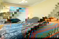 Clan Lakeside Lodge - Dalby Accommodation 2