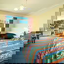 Clan Lakeside Lodge - Dalby Accommodation 6