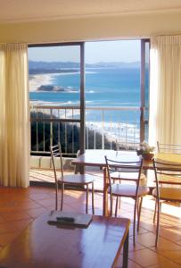 Beachfront Towers - Dalby Accommodation 2