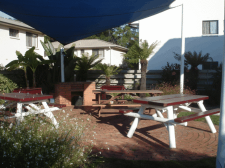 Peninsular Apartments - Dalby Accommodation 1