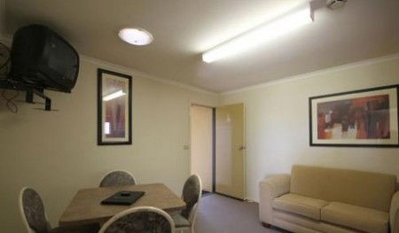 Araluen Motor Lodge - Dalby Accommodation 3