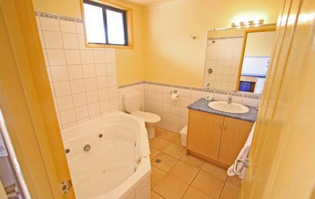 Seaview Motel & Apartments - Dalby Accommodation 4