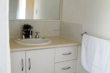 Clarks Beach Apartment - Dalby Accommodation 2