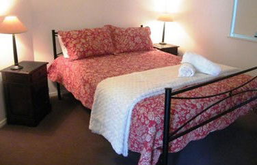 Clarks Beach Apartment - Dalby Accommodation 4