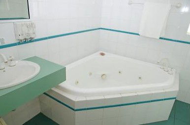 Sapphire Waters Motor Inn - Dalby Accommodation 3