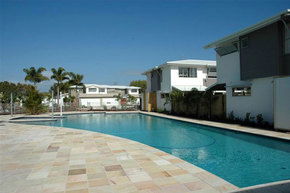 Coolum Villas - Dalby Accommodation 0