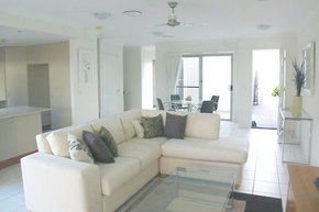 Coolum Villas - Dalby Accommodation 2