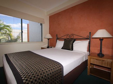 Mid City Luxury Suites - Dalby Accommodation 2