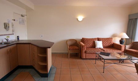 Mid City Luxury Suites - Dalby Accommodation 3