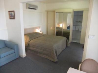 Country Comfort Cowra Countryman Motor Inn - Dalby Accommodation 1