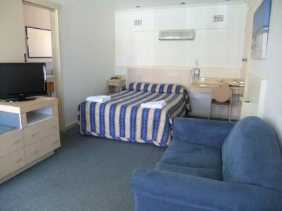 Country Comfort Cowra Countryman Motor Inn - Dalby Accommodation 2