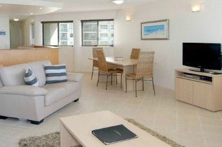 Malibu Mooloolaba - Dalby Accommodation 2