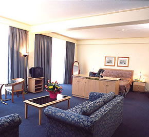 Chifley On South Terrace - Dalby Accommodation 1