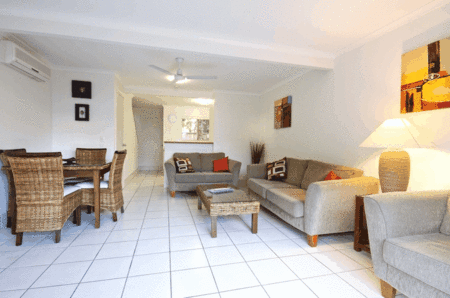 Pelican Beach Resort - Dalby Accommodation 3