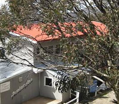 Avalanche Ski Lodge - Dalby Accommodation 1