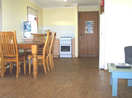 Allestree Holiday Units - Dalby Accommodation 3