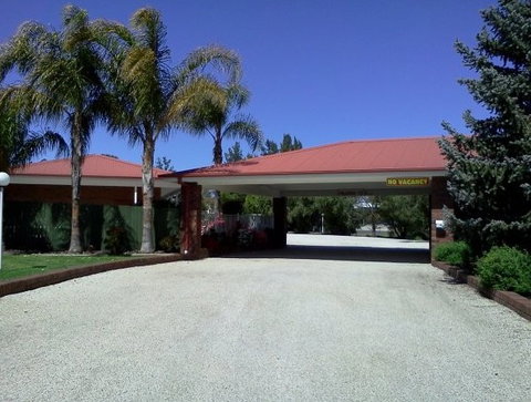 Golden Chain Border Gateway Motel - Dalby Accommodation 0