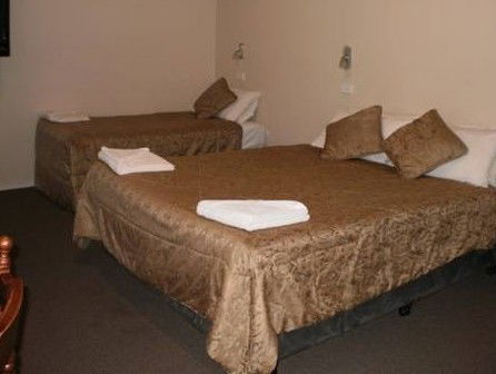 Colonial Village Motel - Dalby Accommodation 4