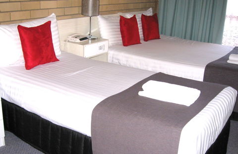 Golden Harvest Motor Inn - Dalby Accommodation 2