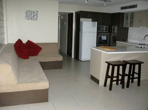 Camargue Beachfront Apartments - Dalby Accommodation 2