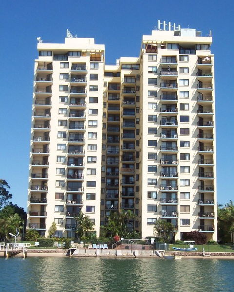 Banyandah Towers - Dalby Accommodation 0