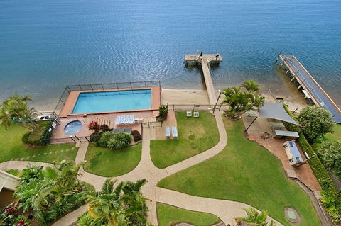 Banyandah Towers - Dalby Accommodation 1