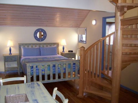 Rayville Boat Houses - Dalby Accommodation 2