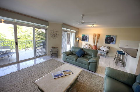 Costa Royale Beachfront Apartments - Dalby Accommodation 5