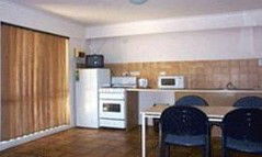 Alice Tourist Apartments - Dalby Accommodation 2