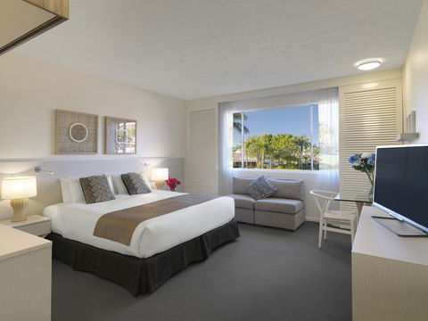 Oaks Oasis - Dalby Accommodation 4