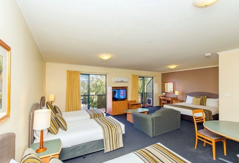 Alpha Hotel Canberra - Dalby Accommodation 4