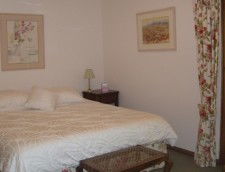 Nthaba Cottage - Dalby Accommodation 1