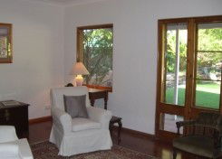 Nthaba Cottage - Dalby Accommodation 3