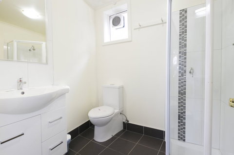 Graham Court Apartments - Dalby Accommodation 4