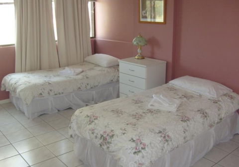 Queensleigh Holiday Apartments - Dalby Accommodation 3