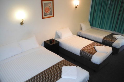 Coffs Harbour Pacific Palms Motel - Dalby Accommodation 2